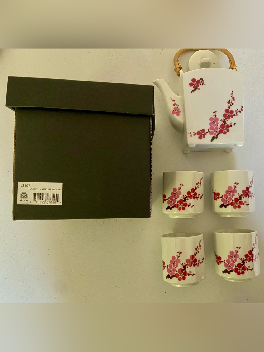 MIYA Sakura 5-Piece Ceramic Floral Tea Set 6 oz Teapot + 4 Cups Made in Japan